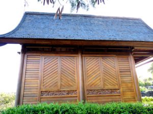 Kaupo Ohana Cottage by Mandala Eco Homes Outdoor wooden wall