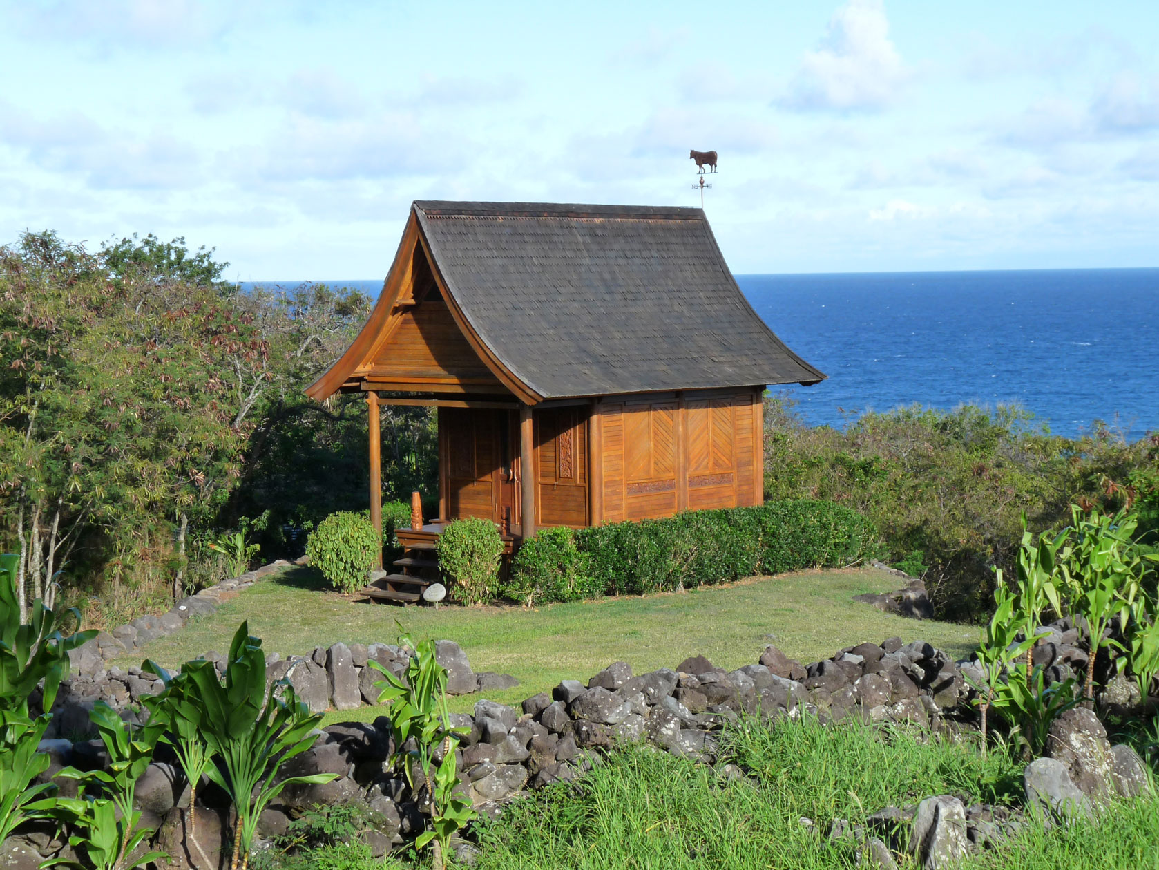 mandala-kaupo-cottage-full-view-with-sea